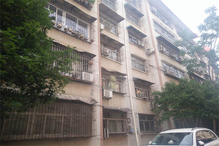 城东凤凰苑3室2厅2卫134.8万122m2出售